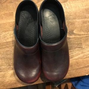 DANSKO CLOGS